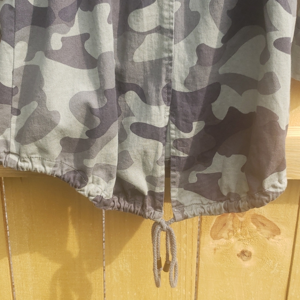 Lightweight Camp Jacket - image 7